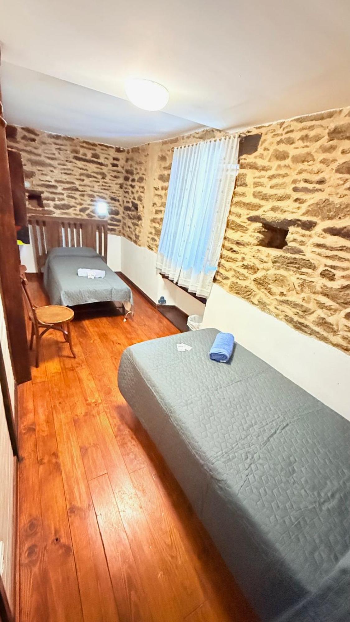Pension Y Albergue Matias Locanda Sarria Esterno foto